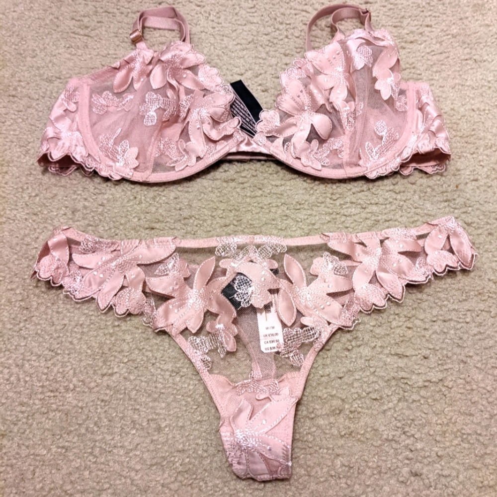 Pink flower lingerie set